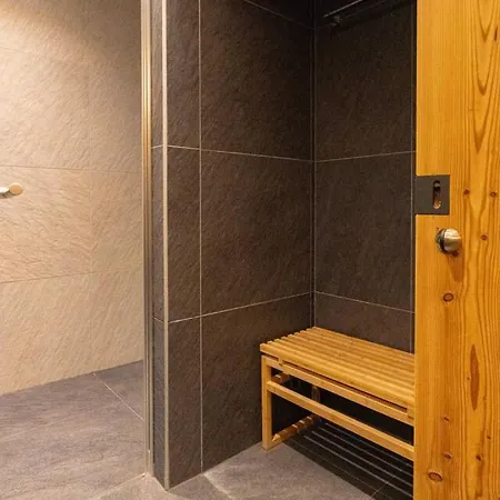 Ski-in, Ski-out, Vue Montagne, Et Sauna 아파트